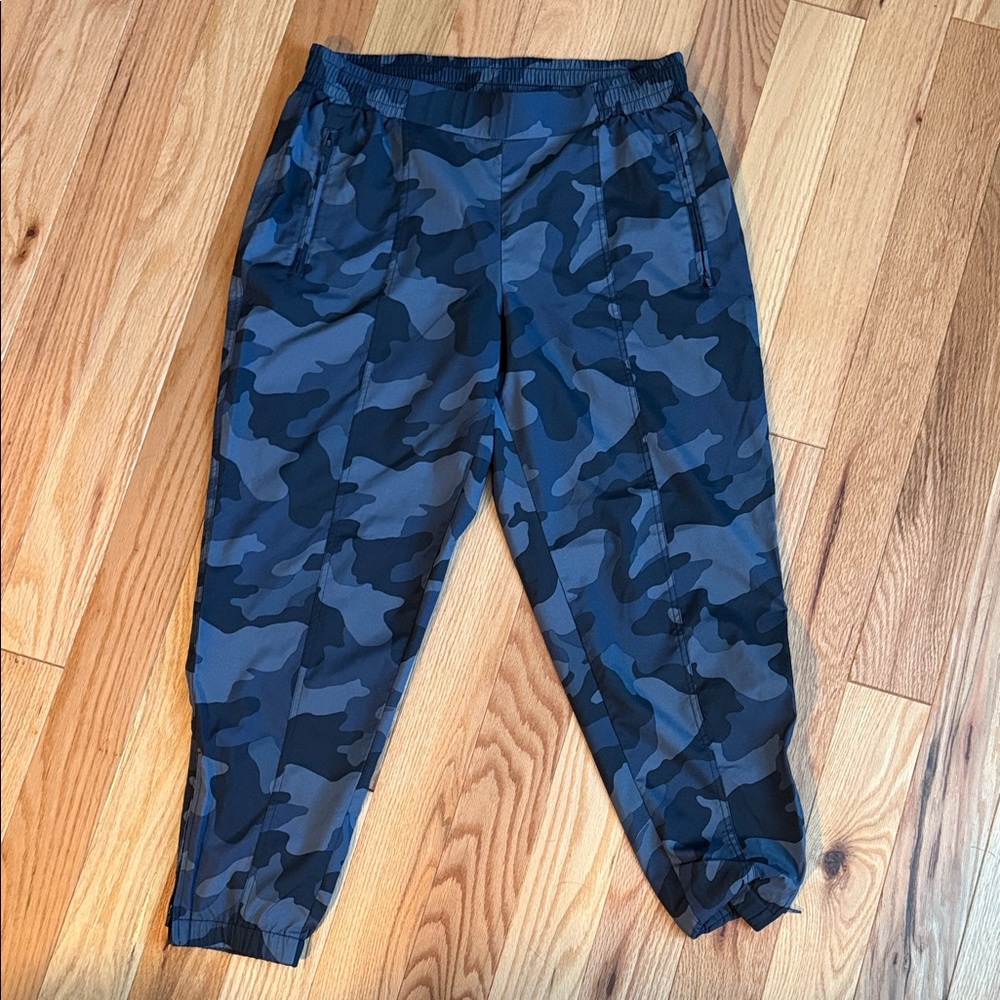 Old Navy Active Gray Camouflage Joggers